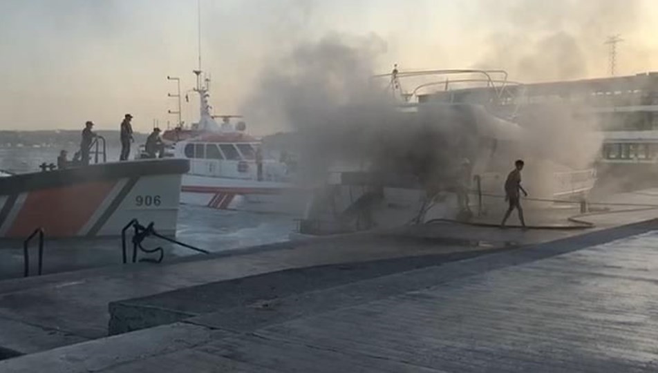 Bebek'te tekne yangını