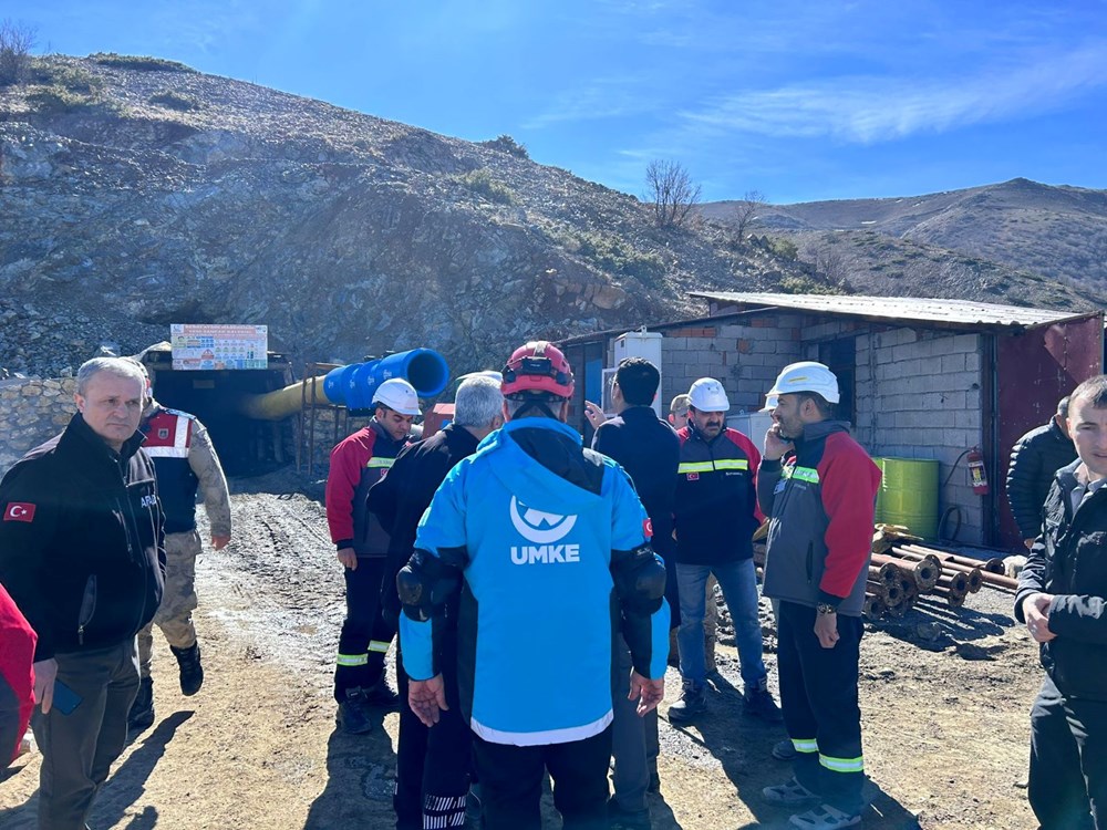 SON DAKİKA | Elazığ’da krom madeninde göçük: 4 işçi kurtarıldı - 4