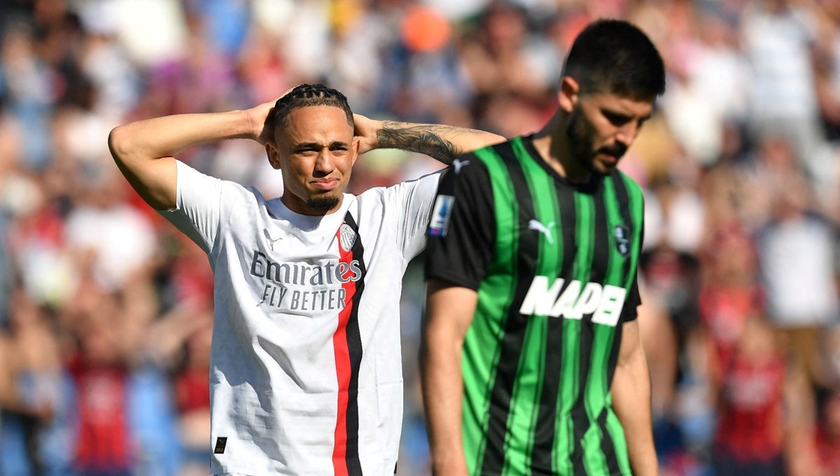 Serie A'da Milan, deplasmanda Sassuolo ile 3-3 berabere kaldı Serie A'da Milan, deplasmanda Sassuolo ile 3-3 berabere kaldı