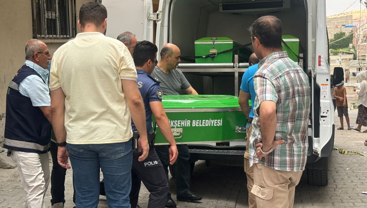 Genç kadının şüpheli ölümü: Eşi evde bıçaklanmış halde buldu Genç kadının şüpheli ölümü: Eşi evde bıçaklanmış halde buldu