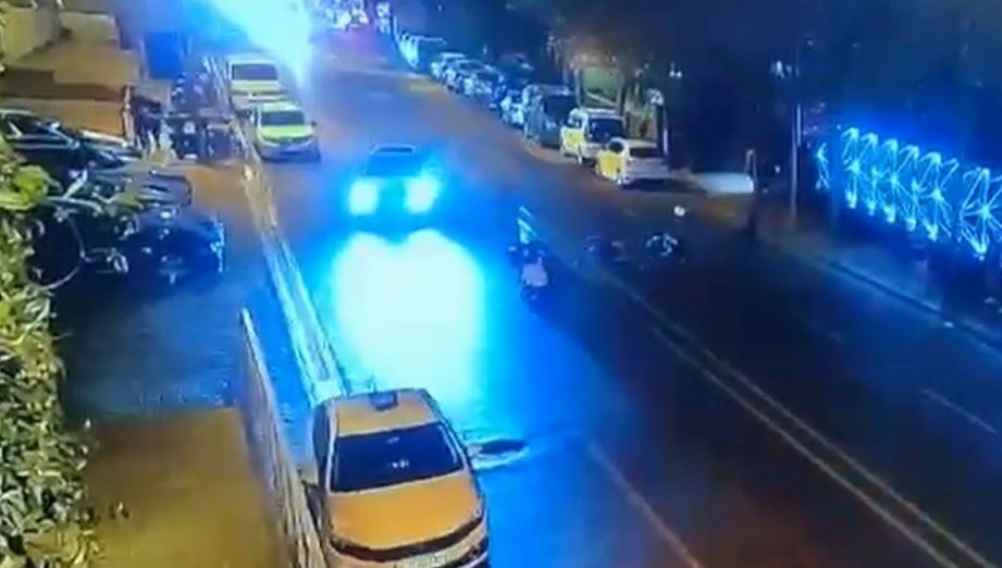 İstanbul'da iki motosiklet çarpıştı: 3 yaralı