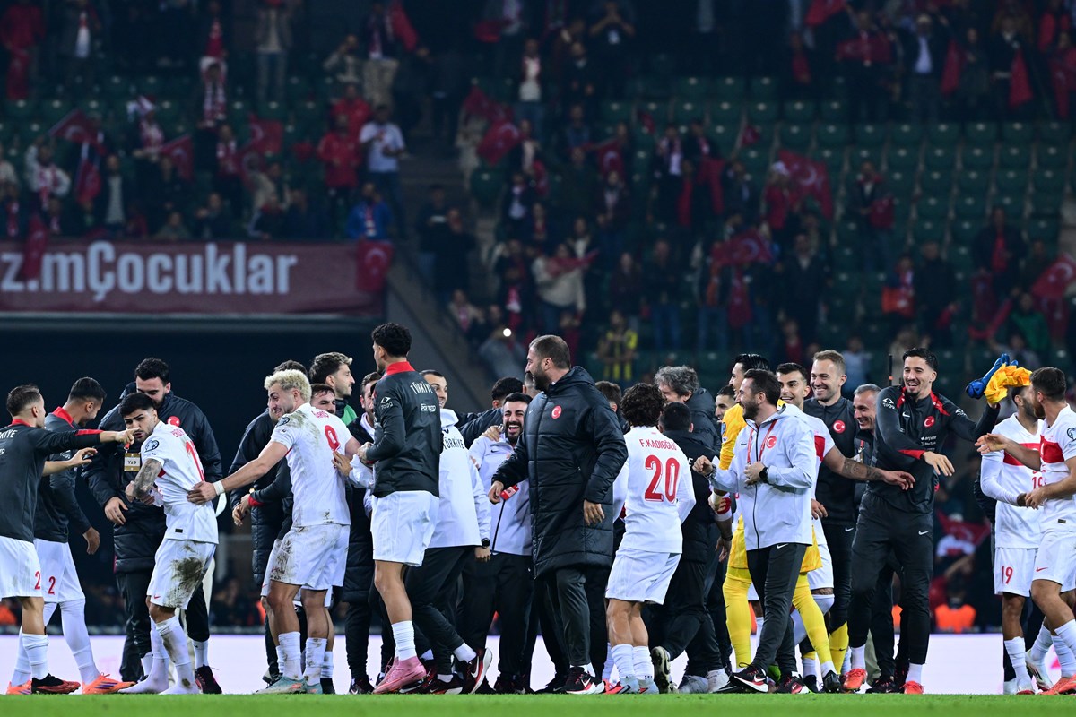 A Milli Takım, Gürcistan galibiyetini maç sonunda böyle kutladı.