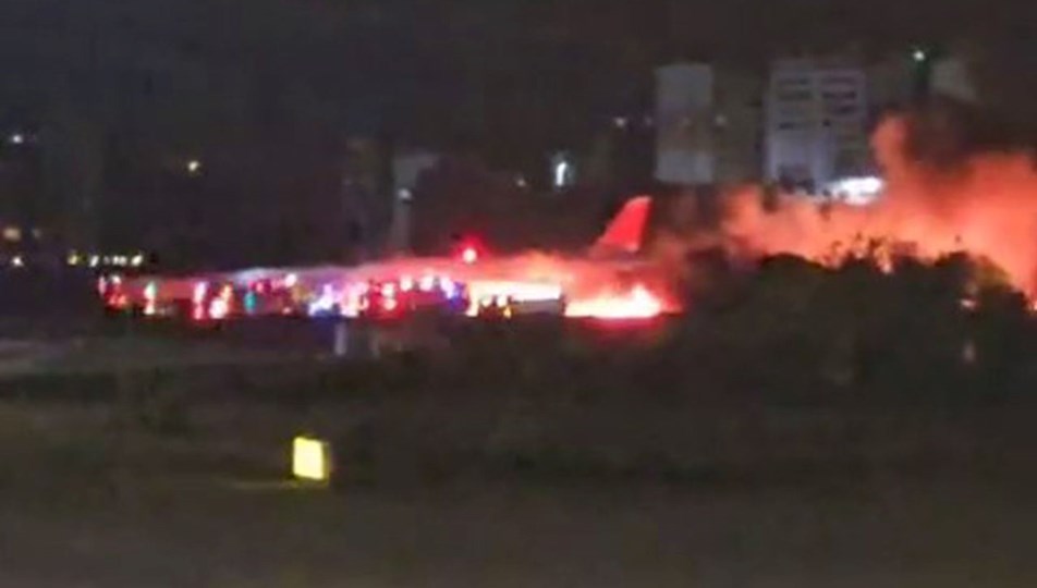 SON DAKİKA HABERİ: Antalya Havalimanı'na inişe geçen Rus yolcu uçağında yangın