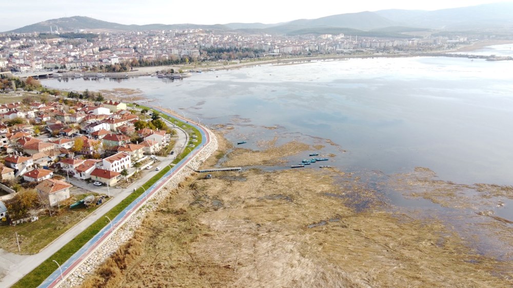 Beyşehir Gölü'nde korkutan görüntü: Metrelerce geri çekildi, otlanmalar oluştu - 4