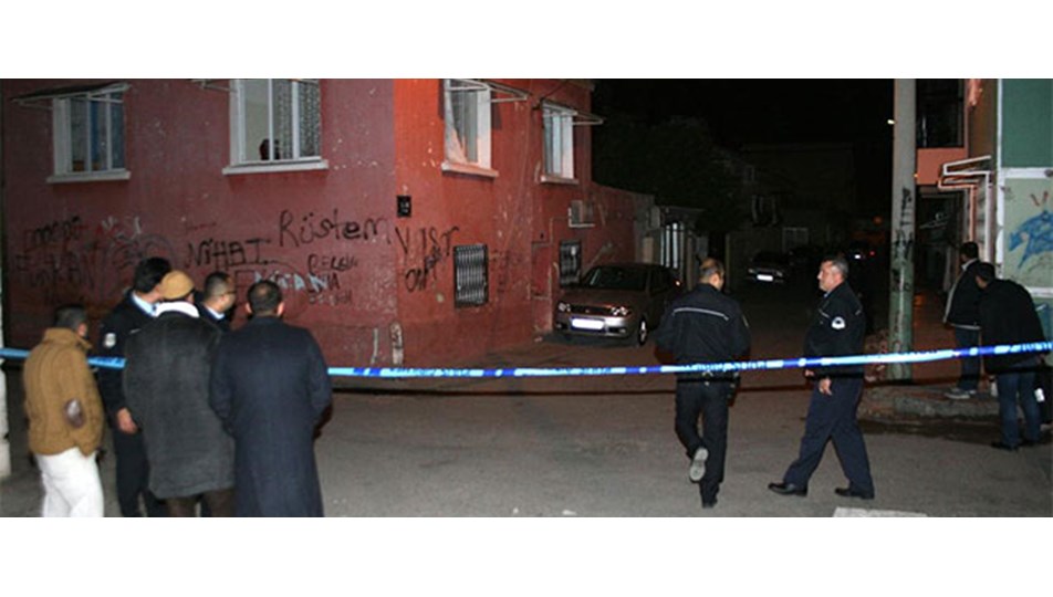 Polisten kaçan zanlı girdiği evde yakalandı