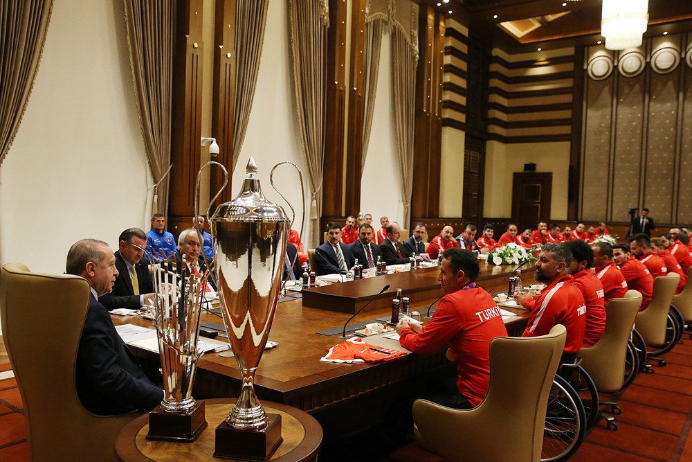 Cumhurbaşkanı Erdoğan, Ampute Futbol ile Tekerlekli Cumhurbaşkanı Erdoğan, Ampute Futbol ile Tekerlekli