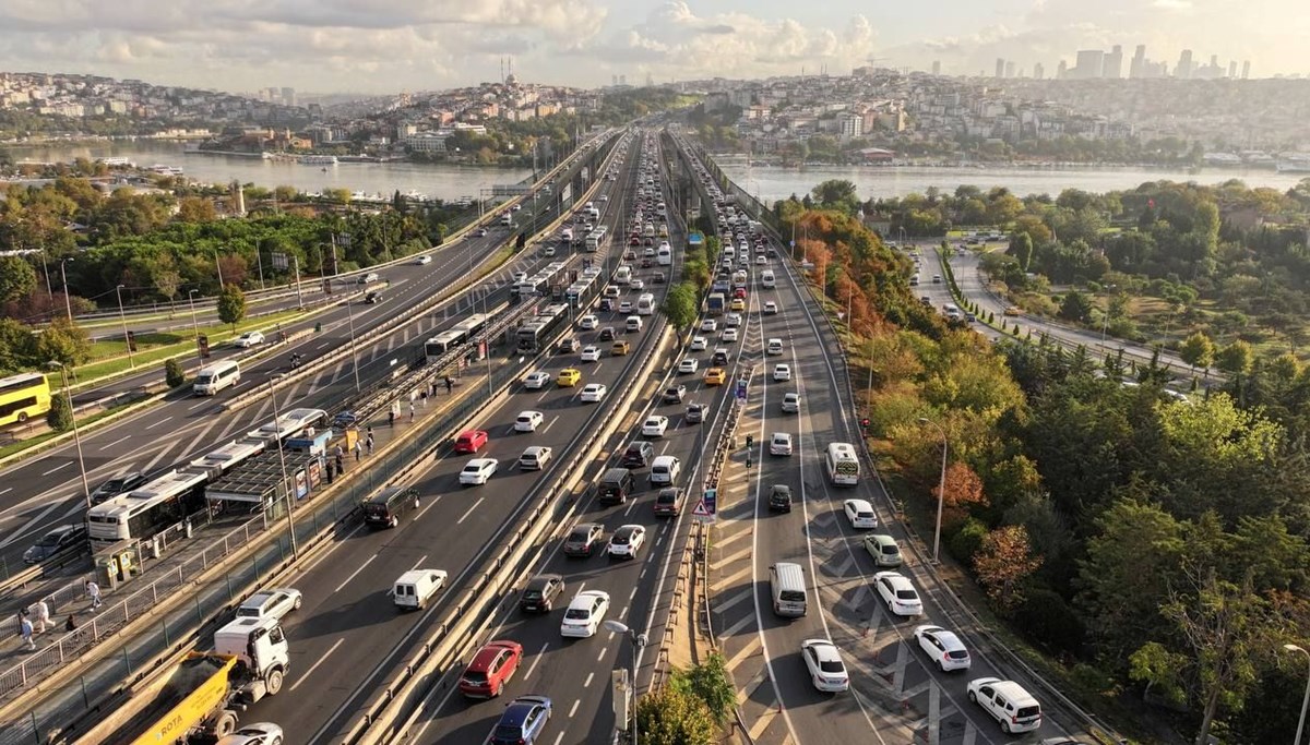 İstanbul'da trafik yoğunluğu: Durma noktasına geldi