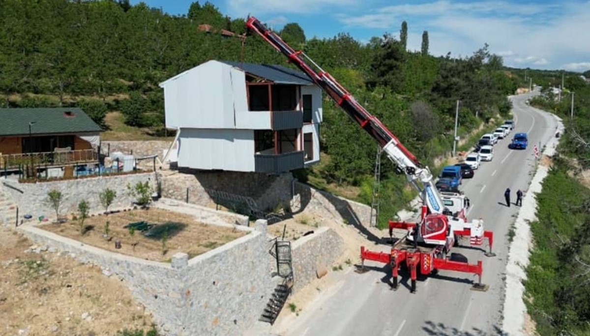 Villayı vinçle taşıtan kişi konuştu