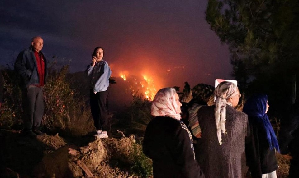 Dalaman'da orman yangını: İki hanede 11 kişi tahliye edildi - 1