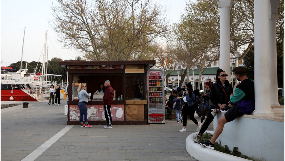Yunanistan normalleşmeye hazırlanıyor