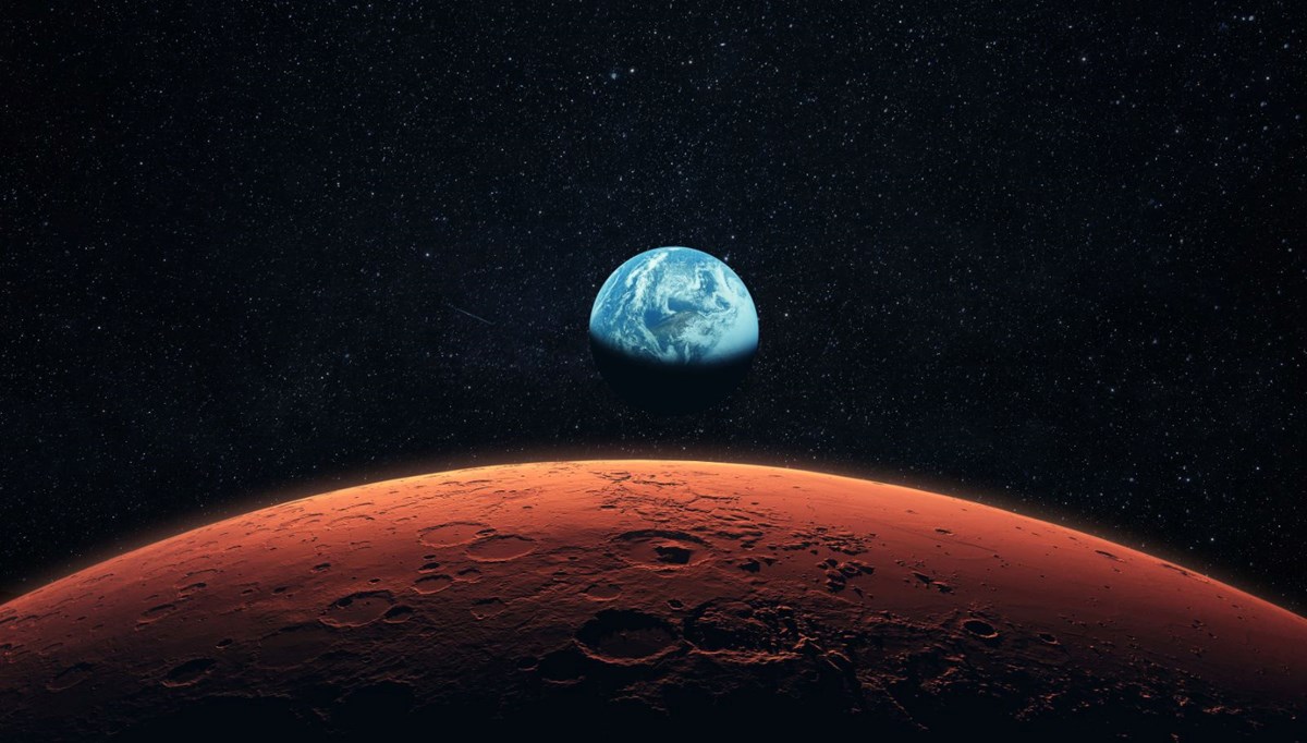 NASA'dan Mars'ın uydusu Phobos açıklaması: Gezegene çarpabilir!