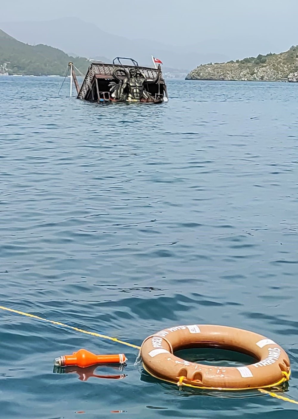 Marmaris'te gezi teknesi battı - 2