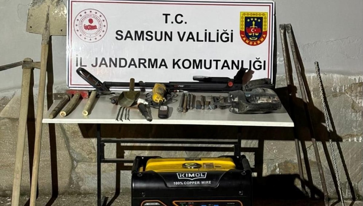 Samsun'da kaçak kazıya suçüstü: 4 gözaltı Samsun'da kaçak kazıya suçüstü: 4 gözaltı