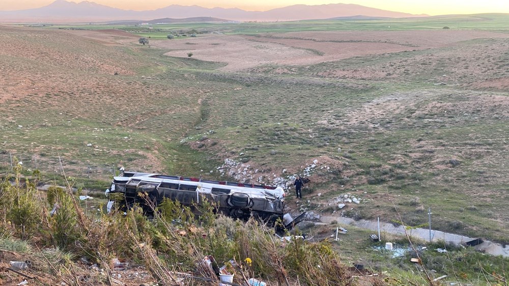 Niğde'de öğrencileri taşıyan otobüs devrildi: 2 kişi öldü, 5'i ağır 42 yaralı - 8