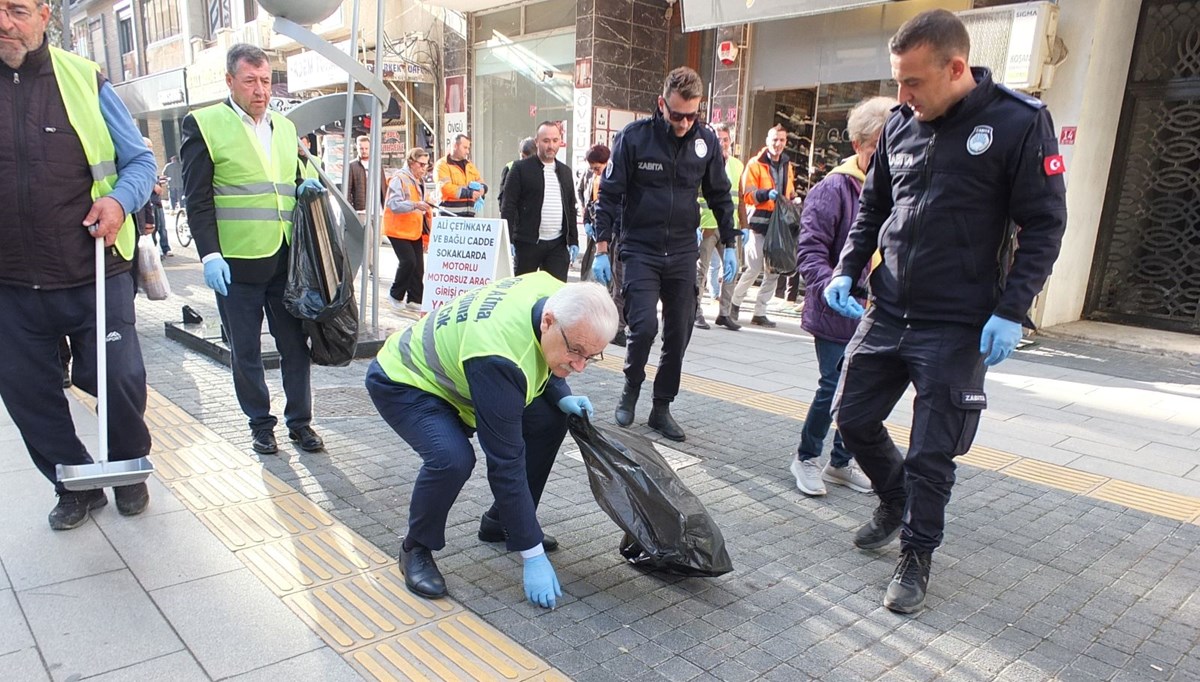 Balıkesir'de yere çöp atana ceza