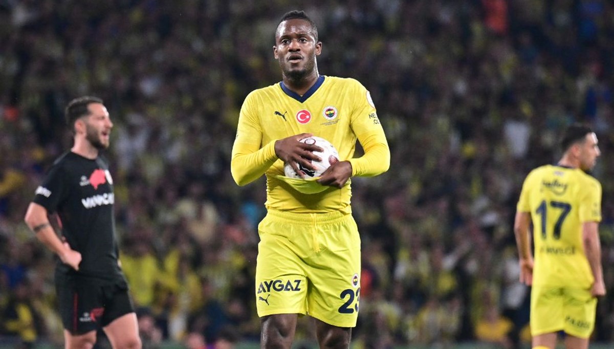 Fenerbahçe'nin nöbetçi golcüsü Michy Batshuayi Fenerbahçe'nin nöbetçi golcüsü Michy Batshuayi