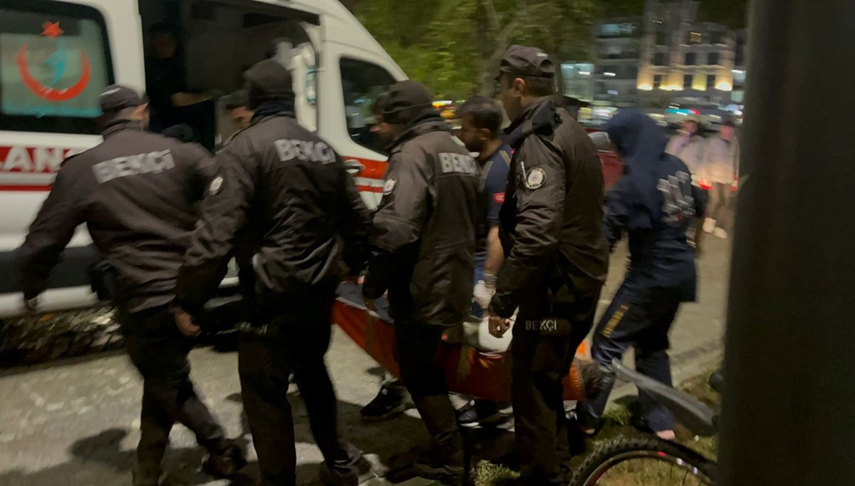 Sinop’ta bisikletiyle denize atlayan genci çevredekiler kurtardı Sinop’ta bisikletiyle denize atlayan genci çevredekiler kurtardı