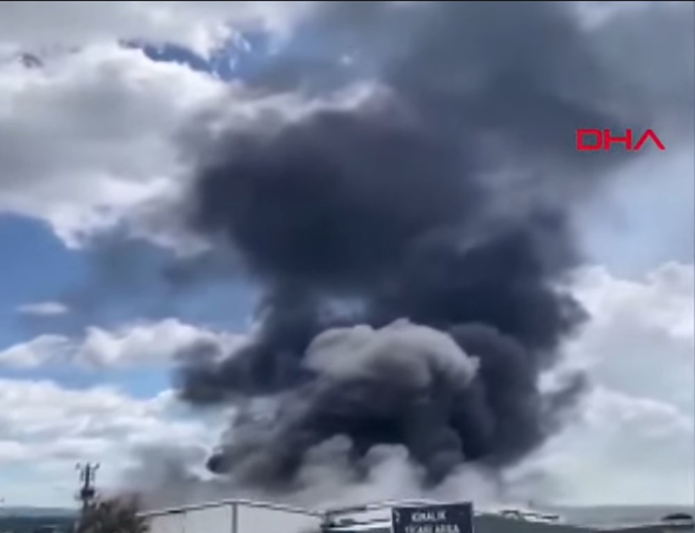 Gebze'de büyük yangın: Dumanlar gökyüzünü kapladı 74 MLsTDswUmECFuWFNXHzMhg