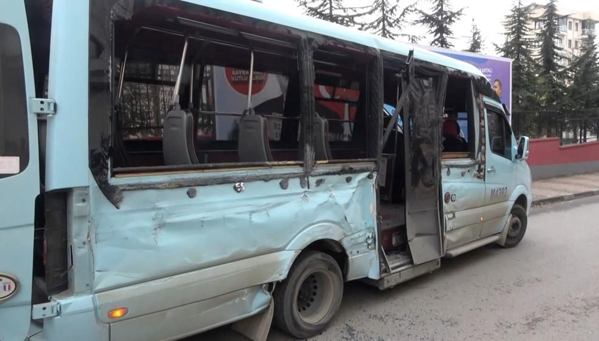 Beton mikseri minibüse çarptı: 3 yaralı