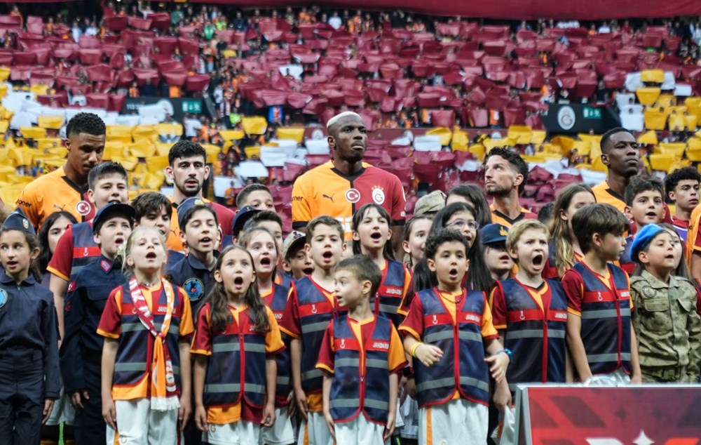 Victor Osimhen çılgına döndü: 5. saniyede başladı, bitiş düdüğüyle birlikte o ismi soyunma odasına çağırdı 73 MNgLH L5K0mVoIUvkDc4bA