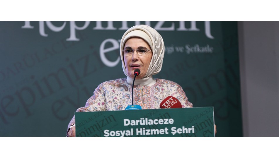 Emine Erdoğan, Darülaceze sakinleriyle iftarda buluştu