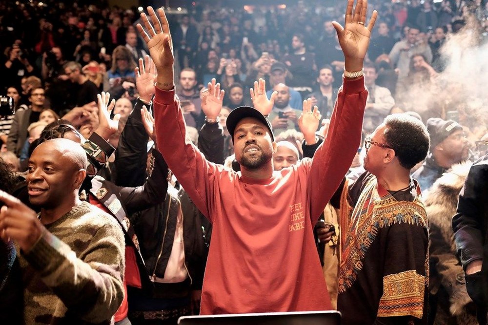 Müzik platformlarını boykot eden Kanye West, kendi platformundan 2,2 milyon dolar kazandı - 2