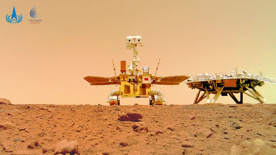 Çin‘in Mars gezgin aracı Curong Kızıl Gezegen’den fotoğraf gönderdi - 2