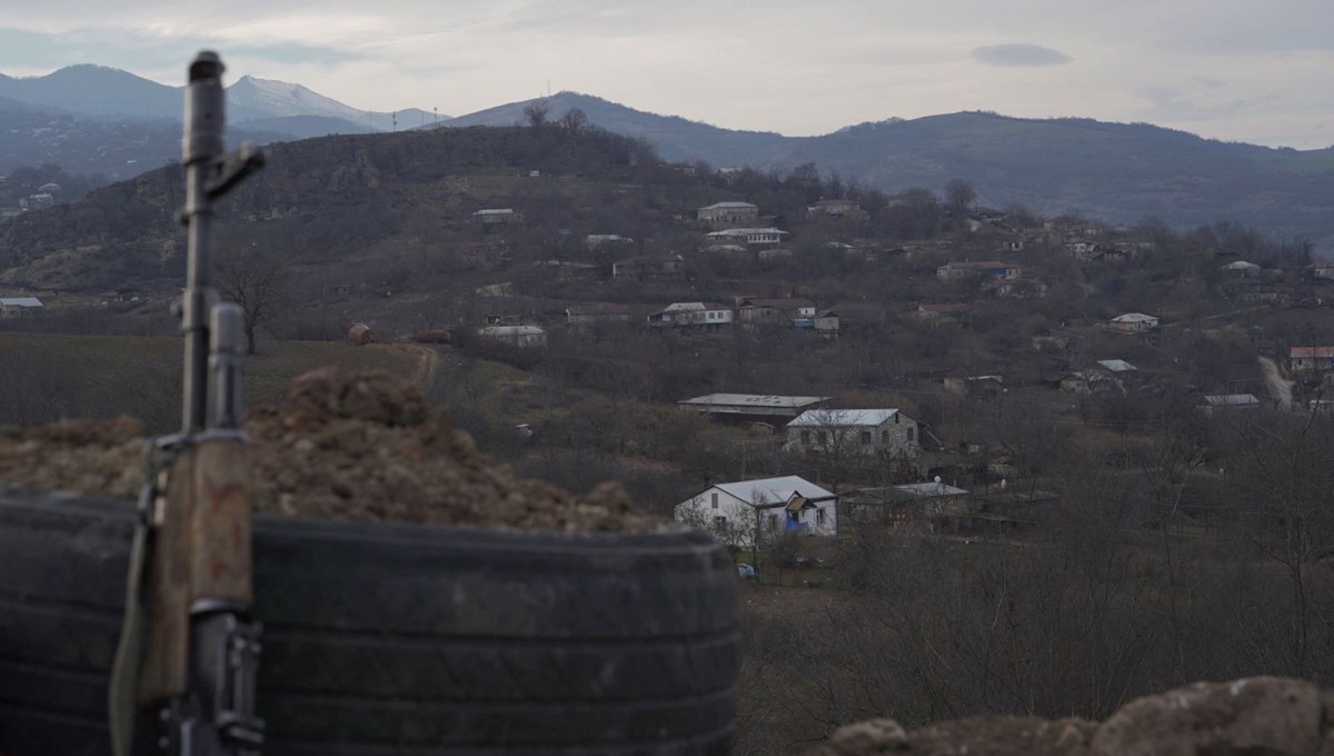 Azerbaycan'dan Ermenistan'a Karabağ çağrısı