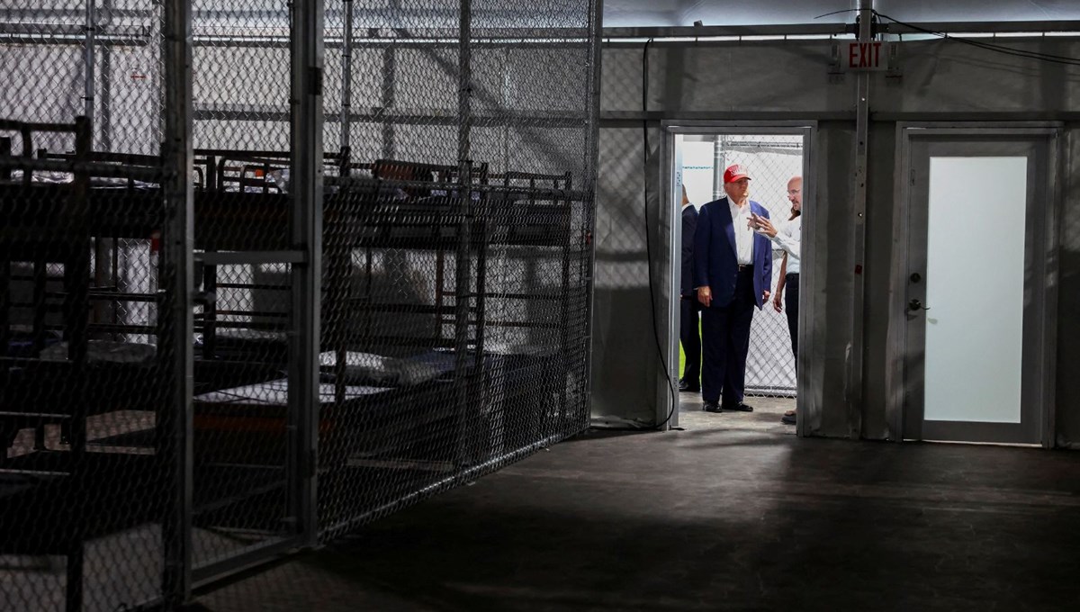 Alcatraz'dan sınır dışı uçuşlar başladı