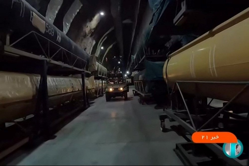 İran yeraltı füze tesisini tanıttı: "Patlamaya hazır yanardağ" - 3