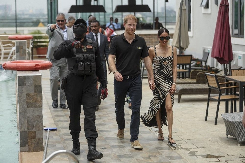 Nijerya'ya gitmişlerdi: Prens Harry ve Meghan Markle'a Kraliyet üyelerinden tepki - 6