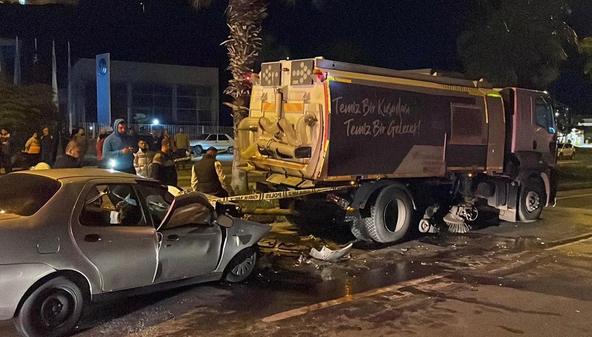 Yol temizlik aracına çarptı: 1 ölü