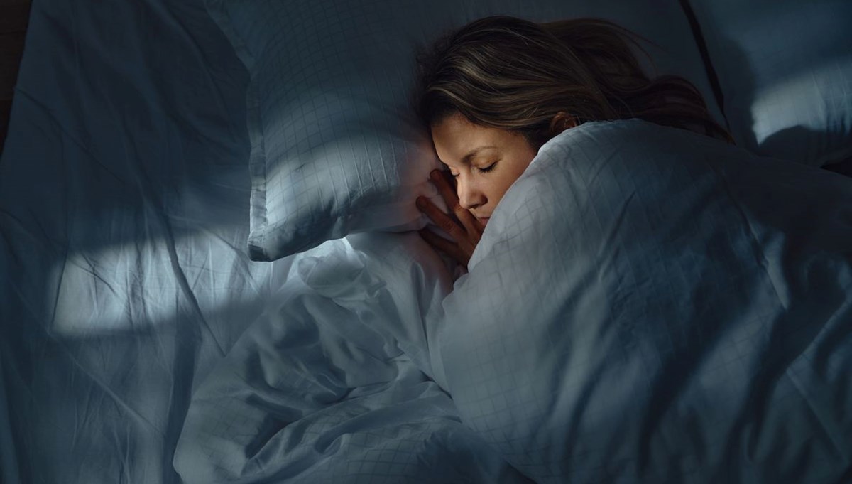 5 dakikada uykuya dalmanızı sağlıyor: Bu gece deneyin ve etkisini görün 5 dakikada uykuya dalmanızı sağlıyor: Bu gece deneyin ve etkisini görün