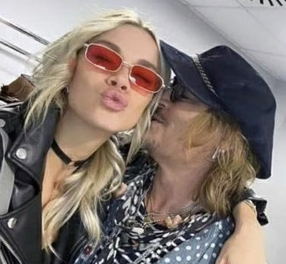 Johnny Depp, 28 yaşındaki Rus modelle aşk yaşıyor - 4