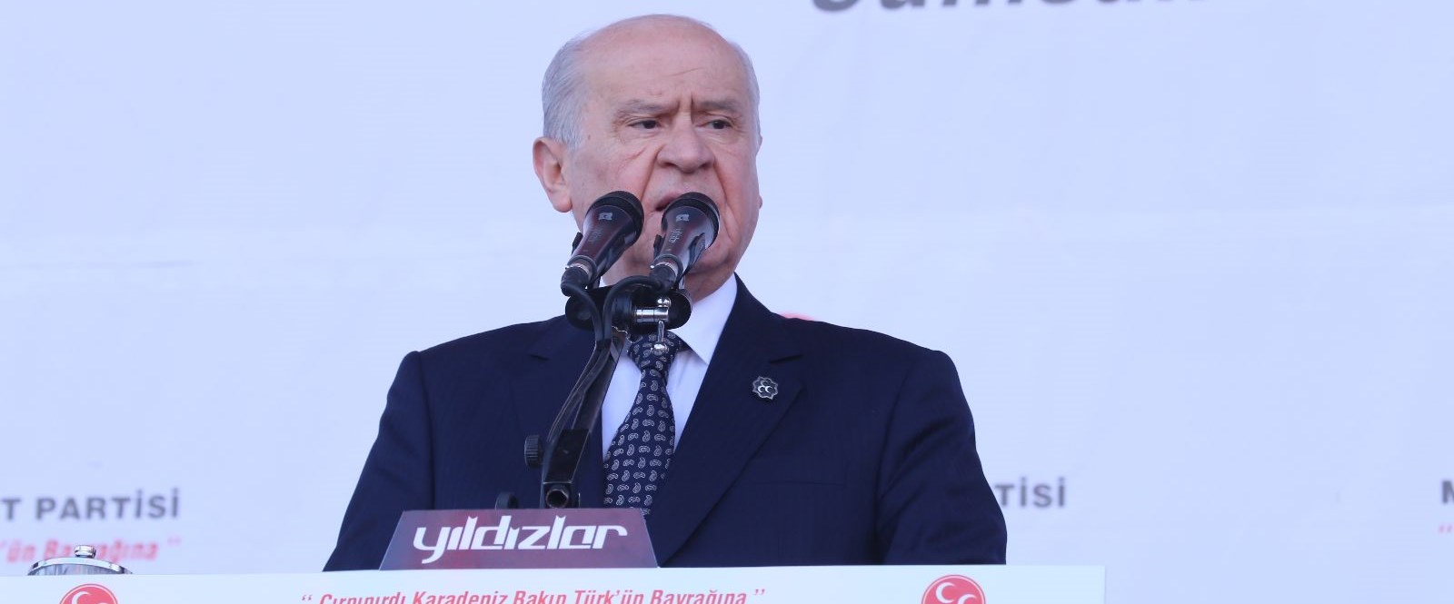 Abd Buyukelcilik Hesabindan Skandal Feto Cu Firari Ergun Babahan In Tweetini Begendiler