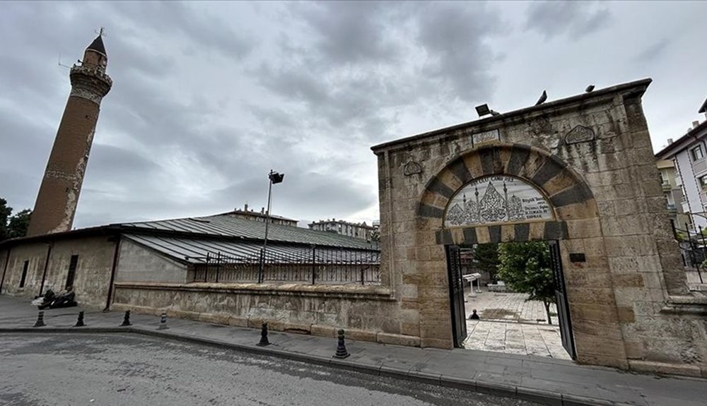 Sivas'taki tarihi Ulu Cami kapsamlı restorasyona hazırlanıyor