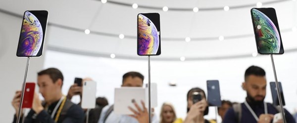 Apple yeni iPhone'un fiyatını düşürdü!