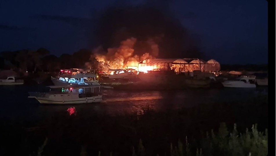Gemi yapım atölyesinde yangın: Milyonlarca liralık zarar
