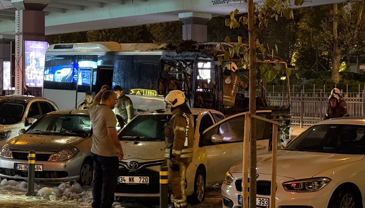 Şişli'de tur otobüsünde çıkan yangın söndürüldü