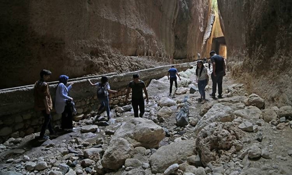 vespasianus titus tüneli, titus tüneli nerede, titus tüneli'nin özelliği, titus tüneli nasıl gidilir, beşikli mağara