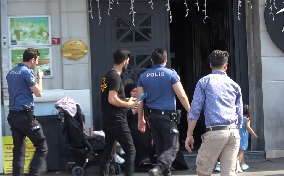 Taksim'de imdat çığlıkları (Kadına şiddet) - 1