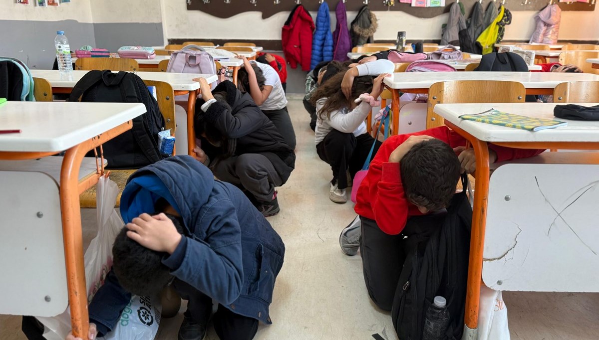 MEB'den okullarda eş zamanlı tatbikat MEB'den okullarda eş zamanlı tatbikat