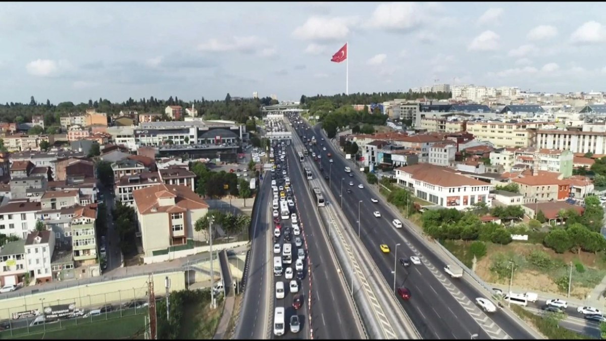 Haliç Köprüsü'nde asfalt yenileme çalışması başladı: Trafik yoğunluğu oluştu