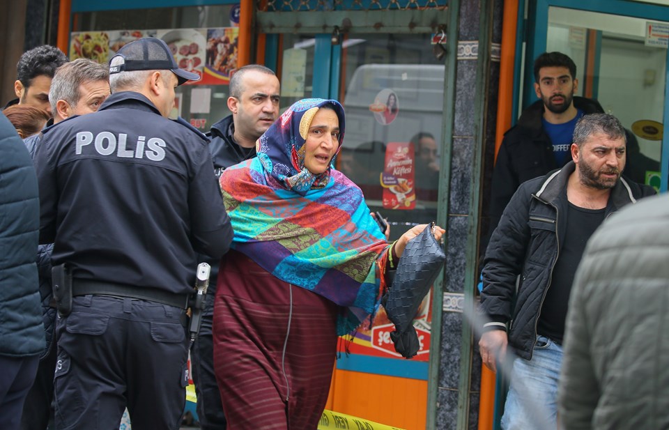 İzmir'de kuyumcu soygunu: 2 yaralı - 1