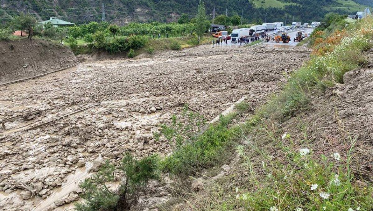 Amasya'yı sel vurdu: 1 ölü, 1 kayıp Amasya'yı sel vurdu: 1 ölü, 1 kayıp