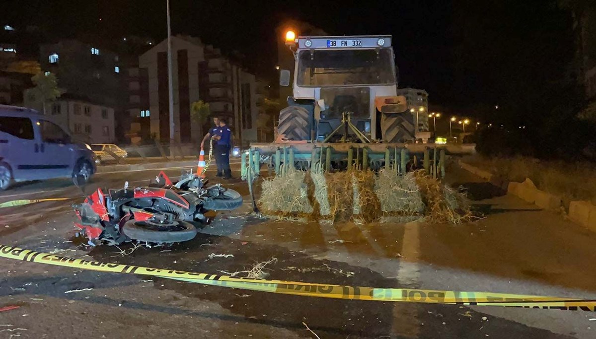 Traktöre çarpan motosikletin sürücüsü öldü