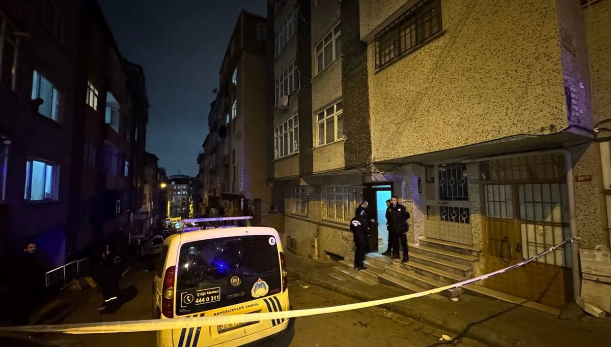 İstanbul'da kolonlarında çatlaklar oluşan bina tahliye edildi İstanbul'da kolonlarında çatlaklar oluşan bina tahliye edildi