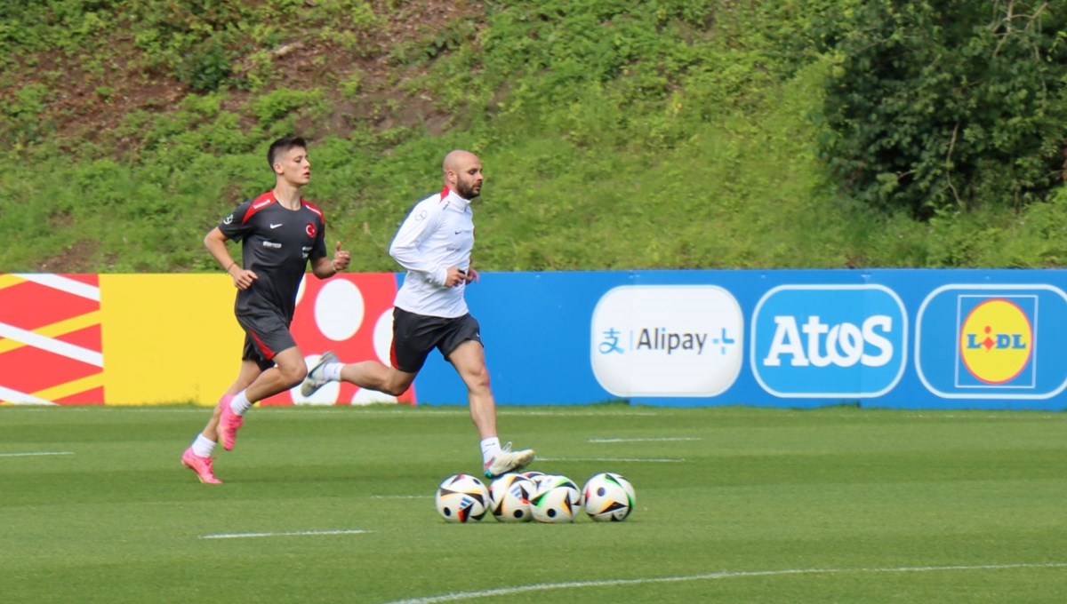 Montella ile antremandaki görüntüleri gündem oldu: TFF'den Arda Güler açıklaması Montella ile antremandaki görüntüleri gündem oldu: TFF'den Arda Güler açıklaması