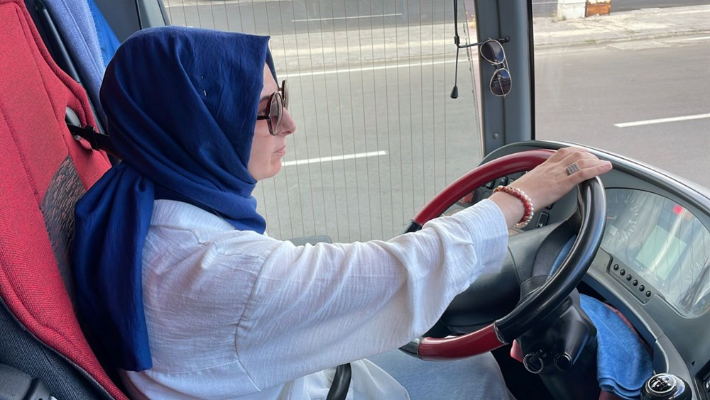 Kocası ile aynı otobüste şoförlük yapıyor: ''Direksiyonda olmak özgüven veriyor'' - 2