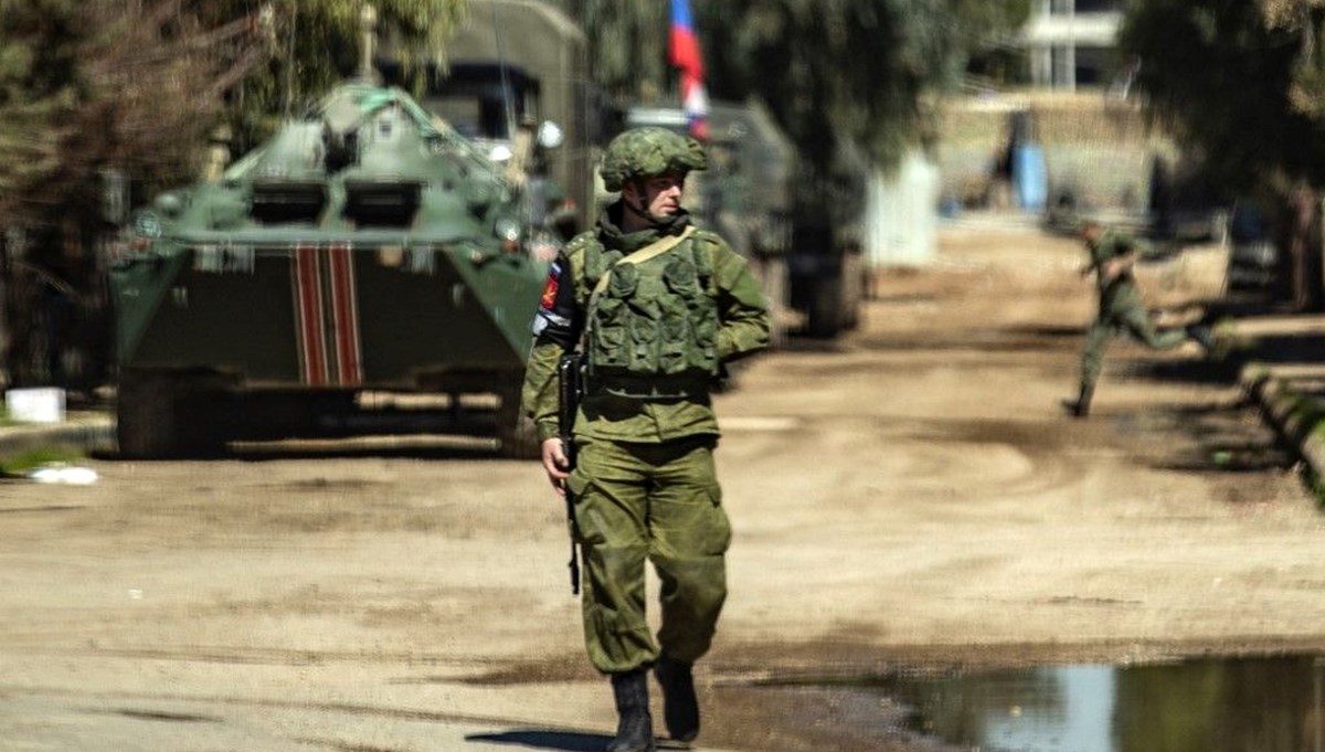 Suriye'de Rusya'ya yer yok: Tahliye gemileri Tartus Limanı'nda! Suriye'de Rusya'ya yer yok: Tahliye gemileri Tartus Limanı'nda!